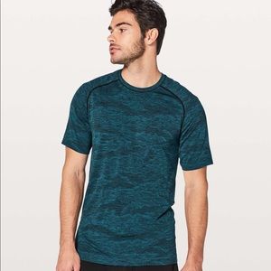 LuLu Lemon metal vent tech short sleeve shirt